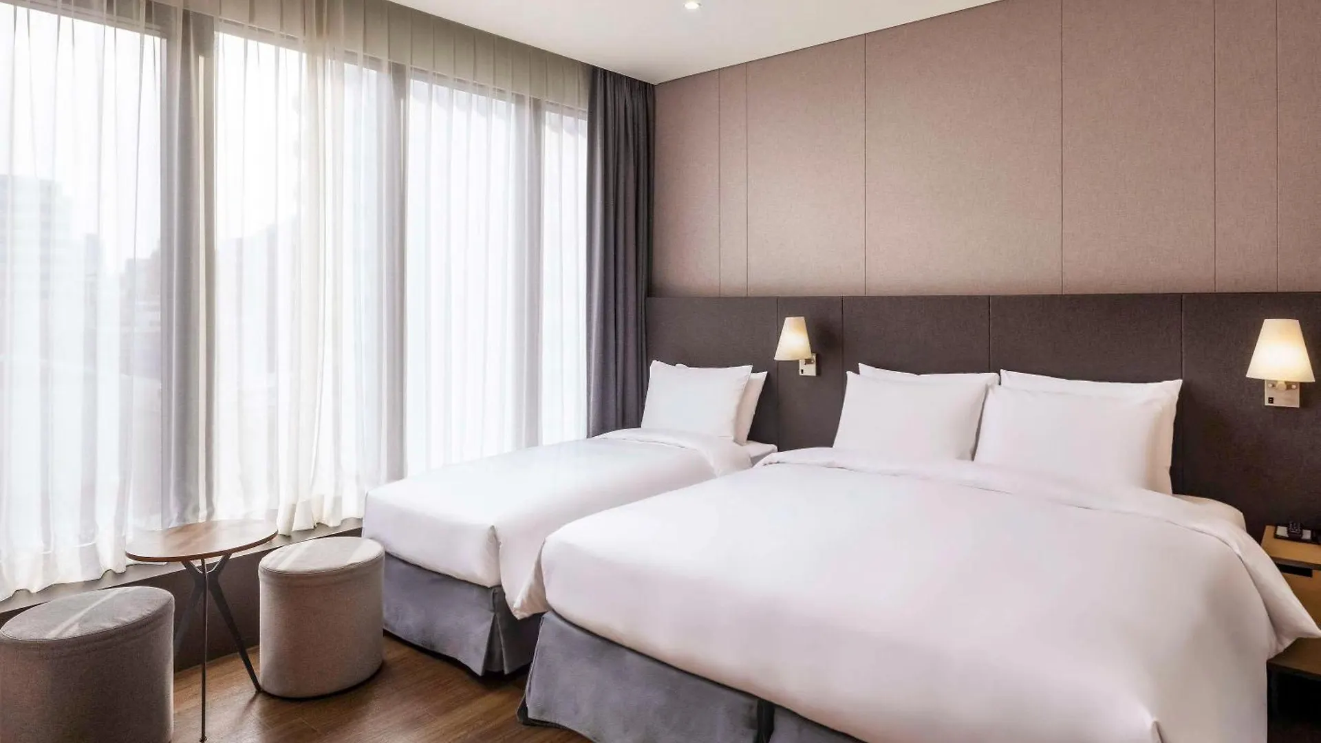 Ibis Ambassador Myeongdong Hotel Seoul 3*,  South Korea