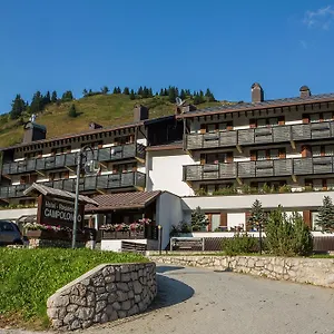 https://residence-campolongo.hotelinveneto.com