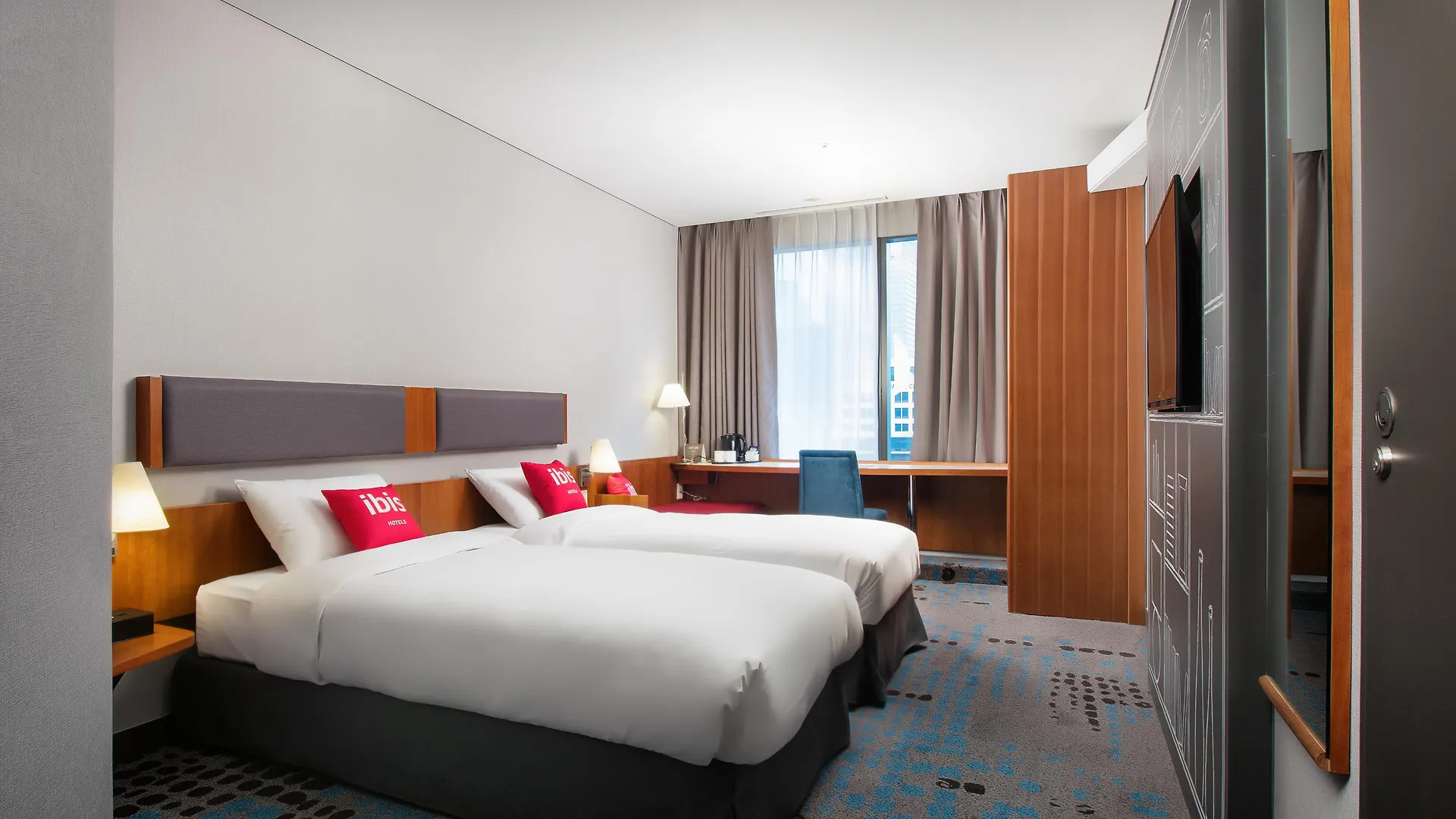 Ibis Ambassador Myeongdong Hotel Seoul 3*,  South Korea