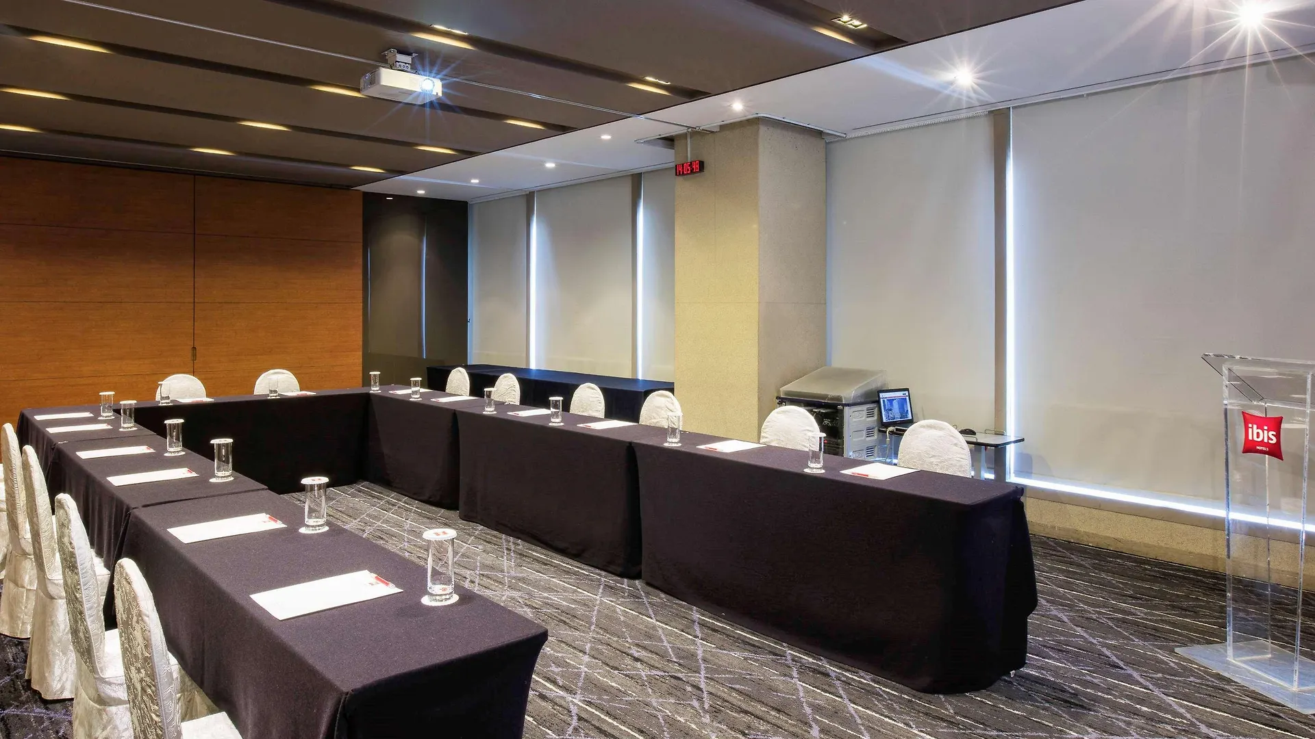 Ibis Ambassador Myeongdong Hotel Seoul 3*,